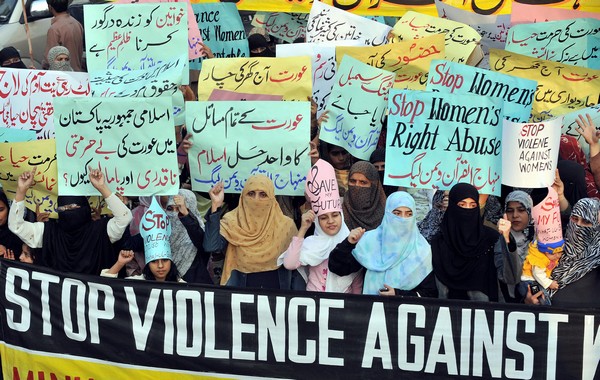 women-protests-in-pakistan